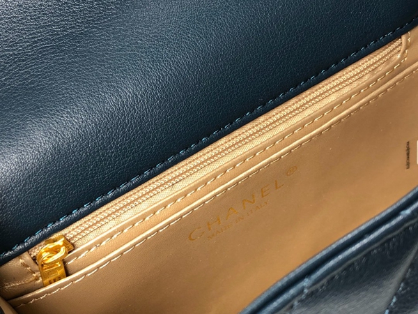 シャネルバッグ角部分ディテール